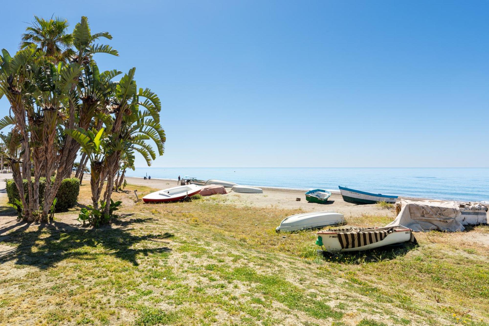 Wintowinrentals 1ª Linea De Playa, Parking Y Wifi Rincón de la Victoria Dış mekan fotoğraf