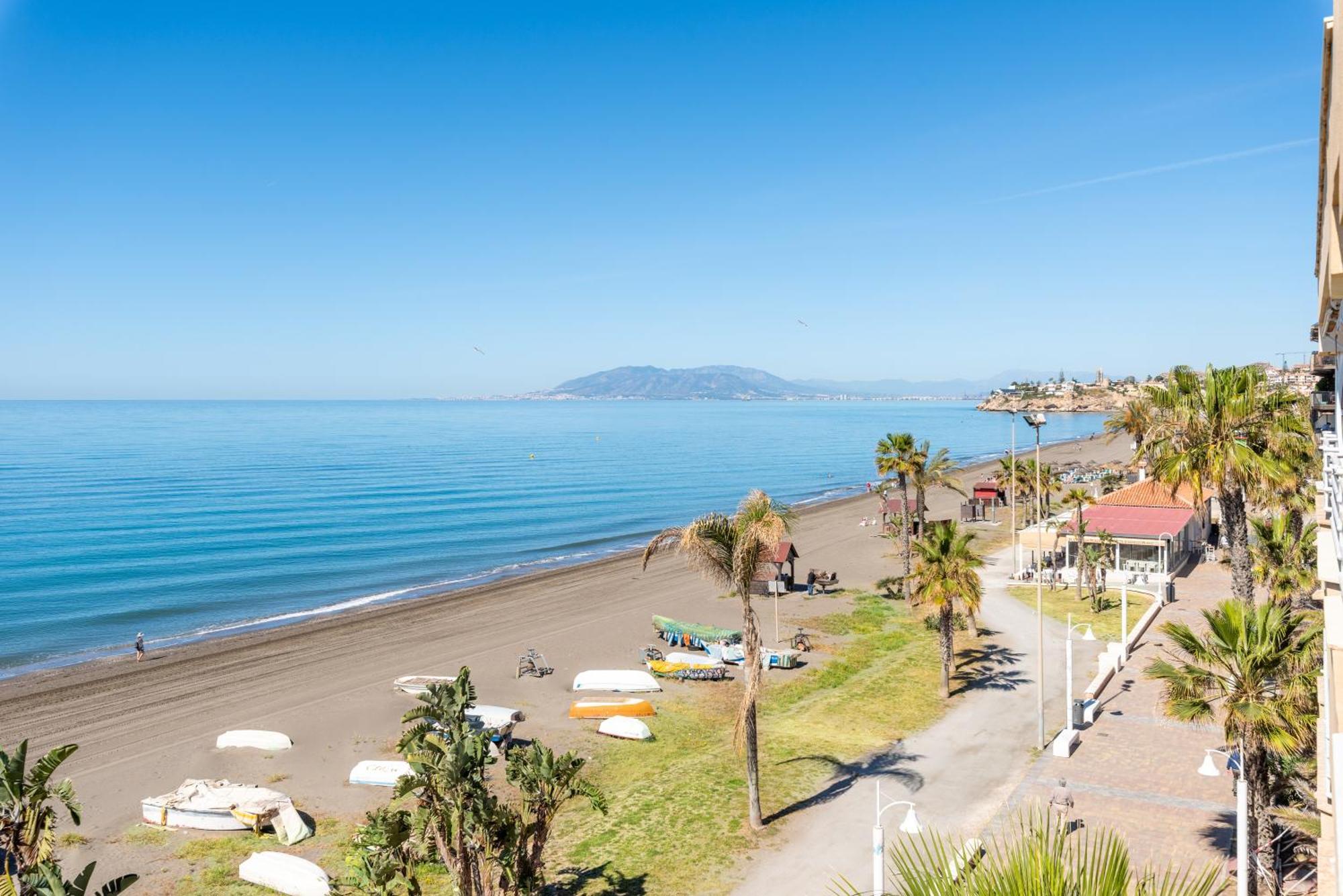 Wintowinrentals 1ª Linea De Playa, Parking Y Wifi Rincón de la Victoria Dış mekan fotoğraf