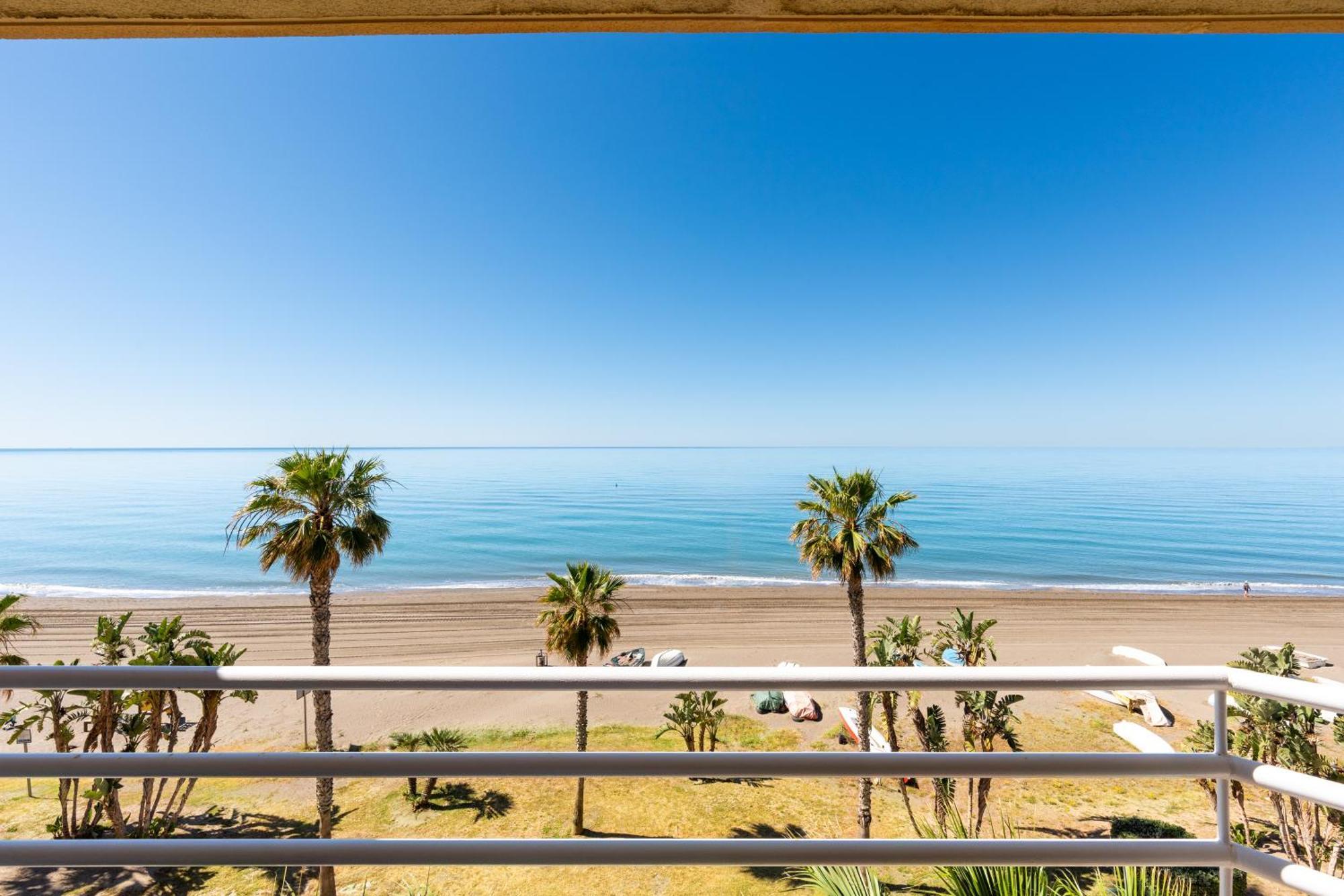 Wintowinrentals 1ª Linea De Playa, Parking Y Wifi Rincón de la Victoria Dış mekan fotoğraf