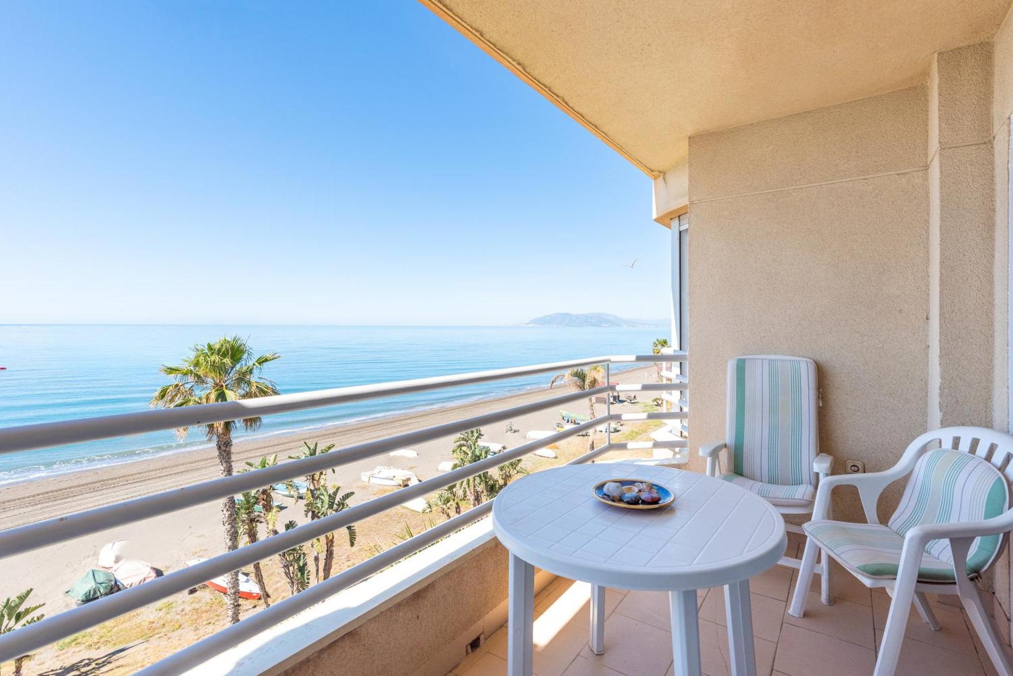 Wintowinrentals 1ª Linea De Playa, Parking Y Wifi Rincón de la Victoria Dış mekan fotoğraf