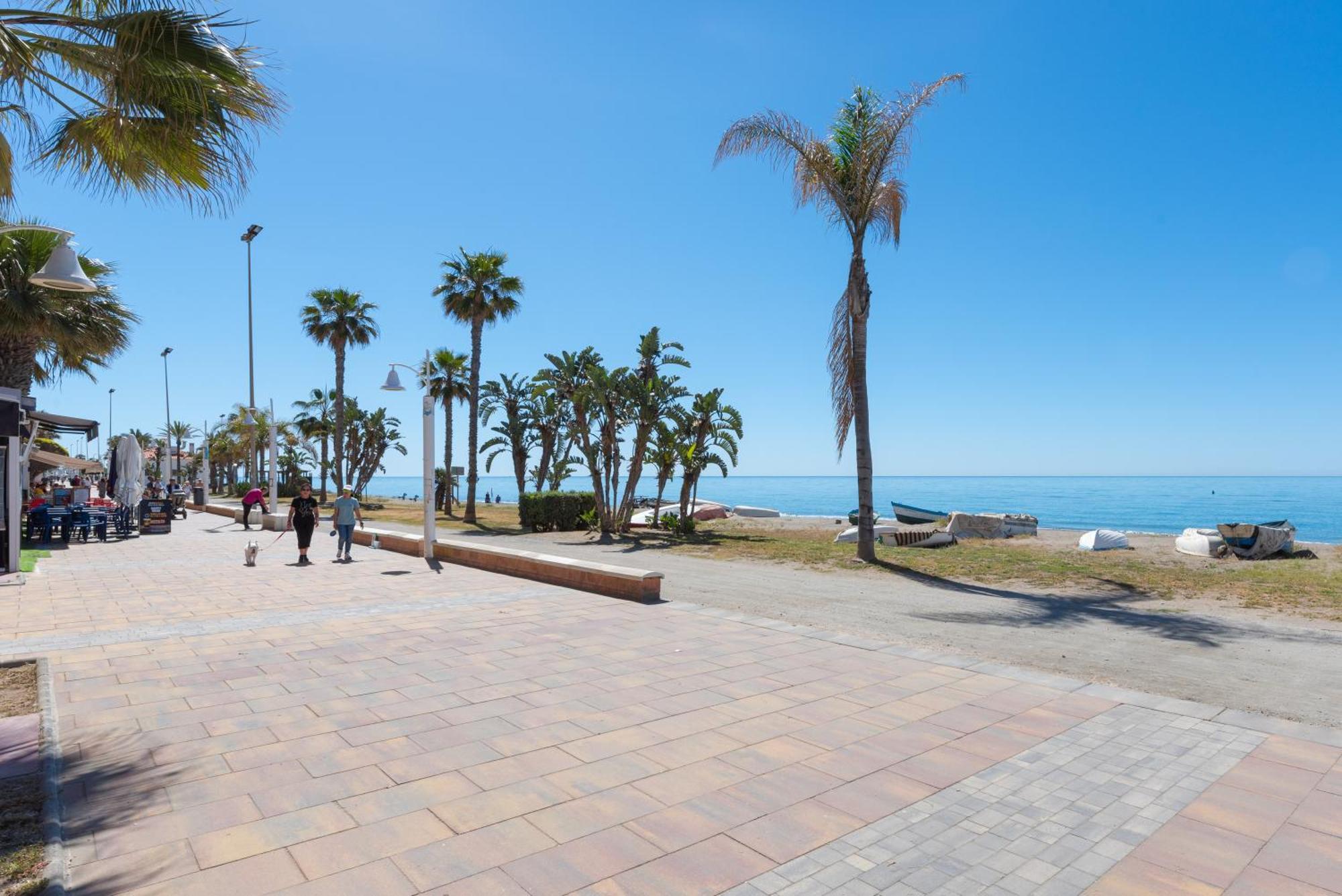 Wintowinrentals 1ª Linea De Playa, Parking Y Wifi Rincón de la Victoria Dış mekan fotoğraf