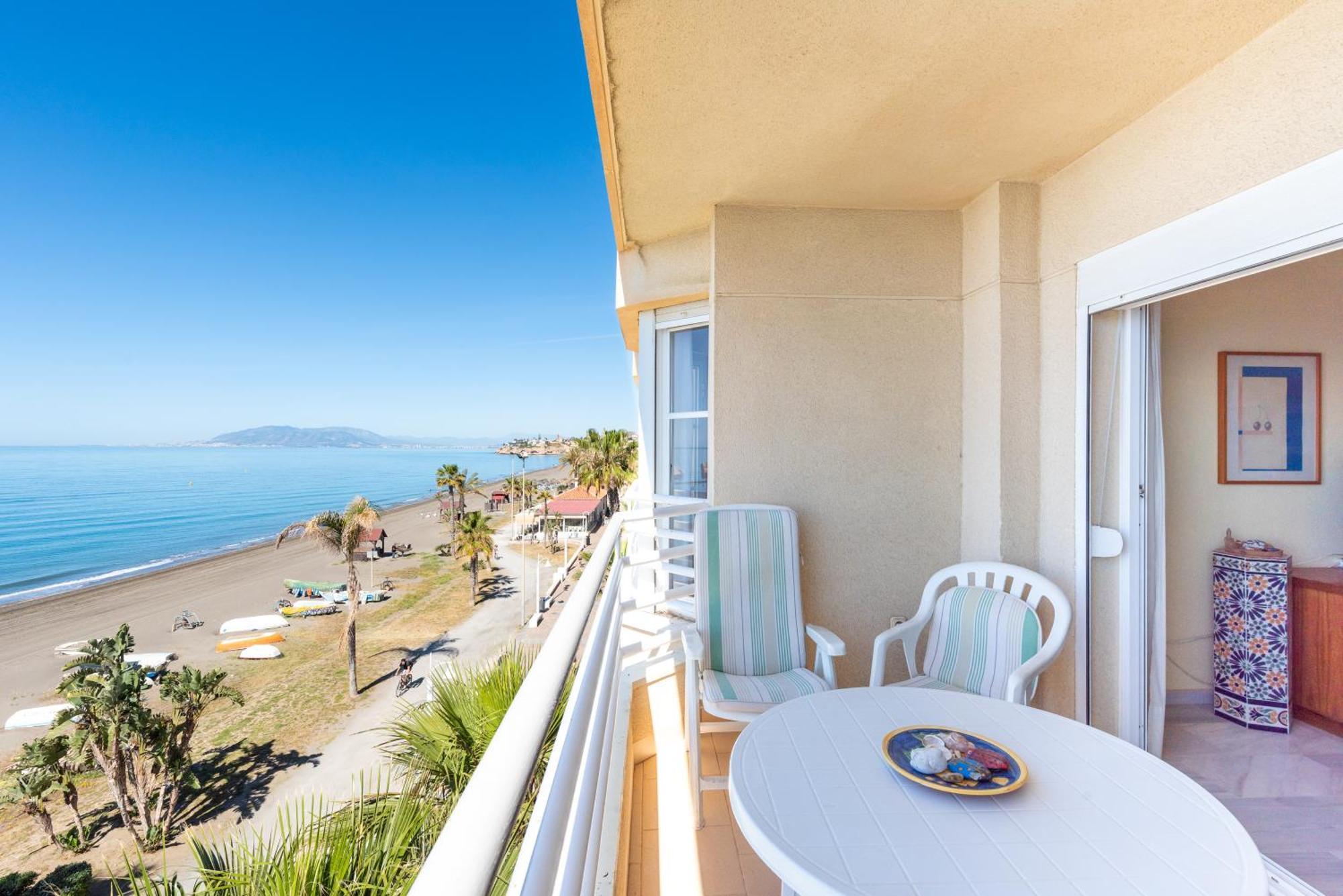 Wintowinrentals 1ª Linea De Playa, Parking Y Wifi Rincón de la Victoria Dış mekan fotoğraf